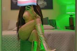 Exclusive company for discerning gentlemen. Confident, dominant, and seductively elegant - Image 12