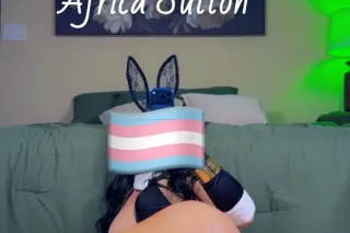 Exclusive company for discerning gentlemen. Confident, dominant, and seductively elegant - Image 7