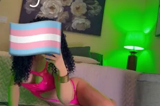 Exclusive company for discerning gentlemen. Confident, dominant, and seductively elegant - Image 1